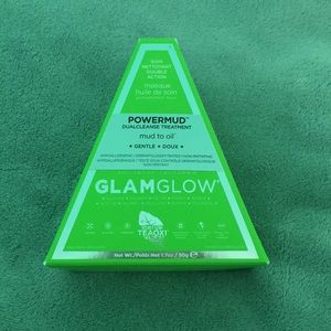 Glam Glow mud to oil mask